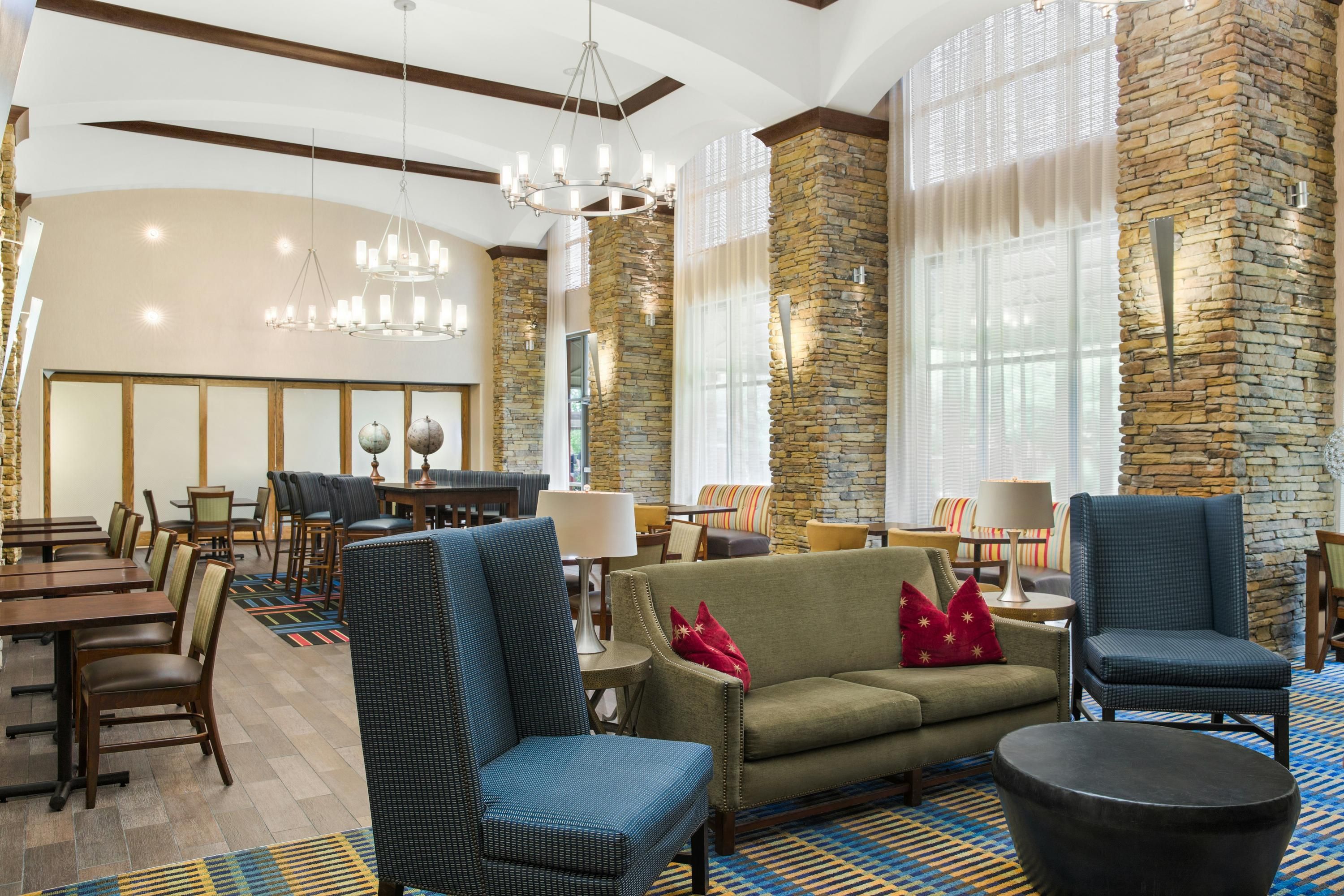 Hampton Inn by Hilton Columbus South Fort Benning - Columbus - Oleskelutila