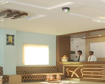 Hotel Om International - Bodh Gaya - Recepción