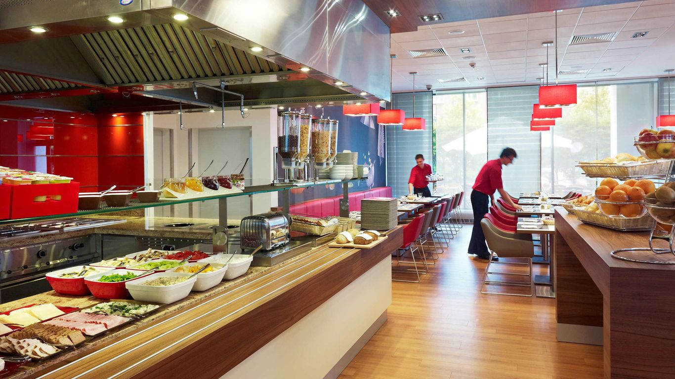 イビス ワルシャワ レドゥタ