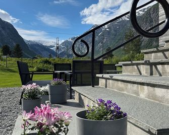 Villa Fjellheim - at the foot of the Jostedal glacier - Jostedal - Patio