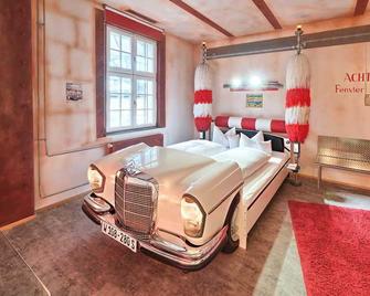 V8 Hotel Motorworld Region Stuttgart - Böblingen