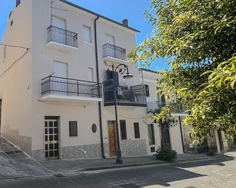 La casa dei Nonni - Camera Tripla - 산 지오르지오 루카노 - 건물