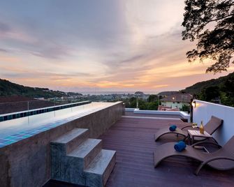 Splendid Sea View Resort - Karon - Balkon