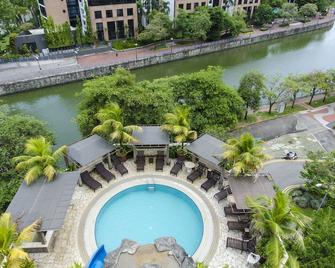 Robertson Quay Hotel - Singapore - בריכה