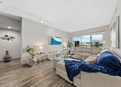 Exclusive property in the heart of Marina Del Rey - Marina del Rey - Wohnzimmer