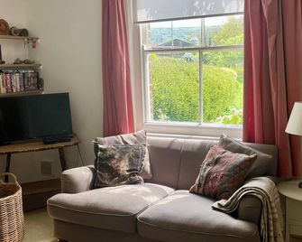 Spacious Garden, 3 Bedroom Family Cottag - Sturminster Newton - Wohnzimmer