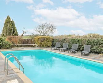 Woodpit Cottage - Nottingham - Pool