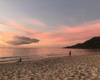 森普拉帕蒂斯度假酒店 - 博瓦隆 - 海灘