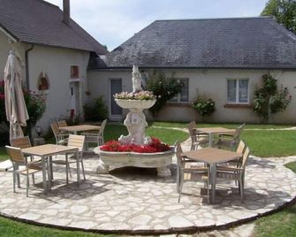 Hotel Le Verger - Chambord - Patio
