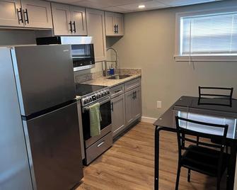 Private Penthouse Studio - Providence - Kitchen