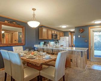 Powderidge #31: 2 Bedrooms, 2 Full Baths: Slope Side, Wood Fireplace. - Snowshoe - Jadalnia