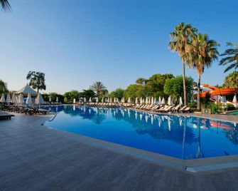 Aventura Park Hotel - Okurcalar - Pool