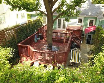 Beautiful Cape Cod in the Heart of Springfield, MO. - Springfield - Patio