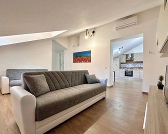 Alba & Tramonto - Pimonte - Living room