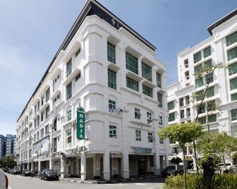 OYO 892 Hotel Grand Nadia - Victoria - Building