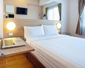 Monoloog Hotel Makasar - Makassar - Bedroom