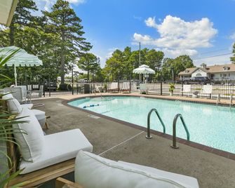 Candlewick Inn - Eureka Springs - Pool