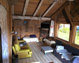 Splendid chalet for 8 people at Lac Saint-Point - Malbuisson - Salon