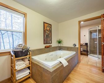 The Islander Inn - Bigfork - Bedroom