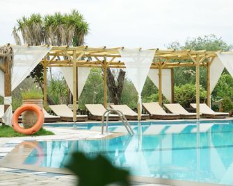 Spiti Nikos - Gouvia - Pool