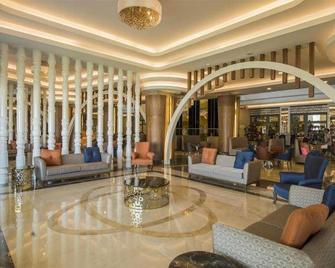 Dream World Resort & Spa - Side - Lobby