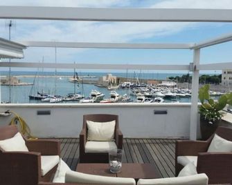 B&B Suite Home Trani - Trani