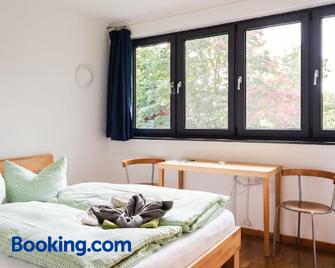 Basiskulturfabrik Öko-Hotel - Neustrelitz - Camera da letto