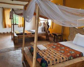 Topi Lodge - Kichwamba - Habitación