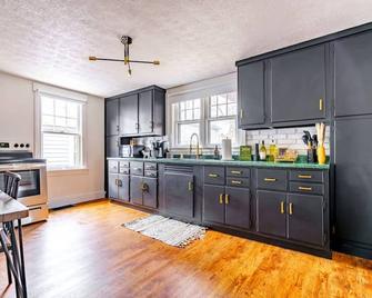 Prime Location Top Rated Clean Parking Free! - Chillicothe - Cucina