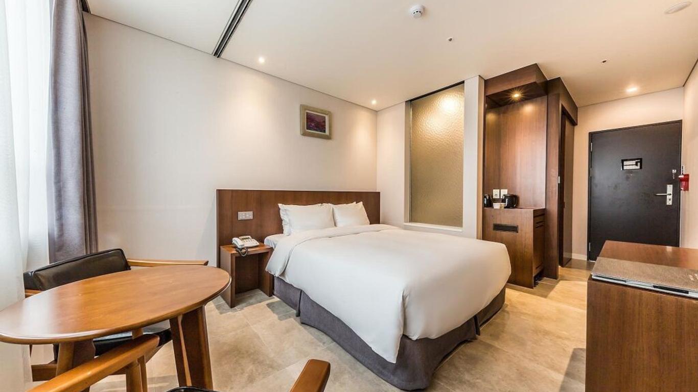 Cs Premier Hotel
