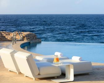 Renaissance Wind Creek Curacao Resort - Willemstad - Zwembad