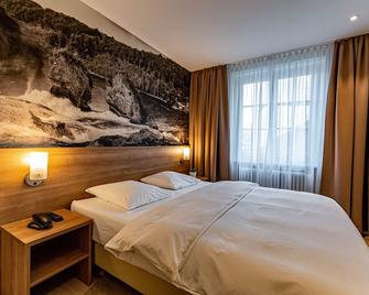 Hotel Kronenhof - Schaffhausen - Bedroom