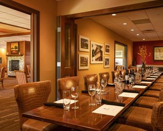 Gateway Hotel and Conference Center - Ames - Restaurant