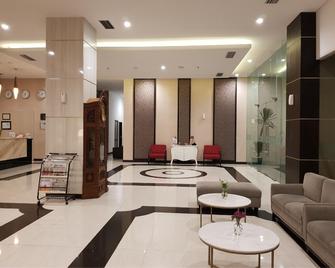 Novena Hotel Watampone - Watampone - Lobby