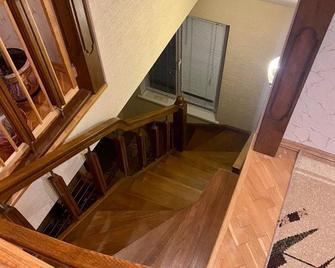 U Eli - Polyana (Zakarpats'ka Oblast') - Stairs