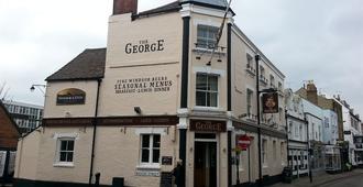 The George Inn - ווינדזור - בניין