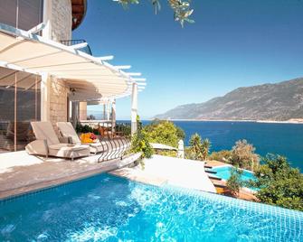 Mekvin Hotels Deniz Feneri Lighthouse - Kaş - Pool