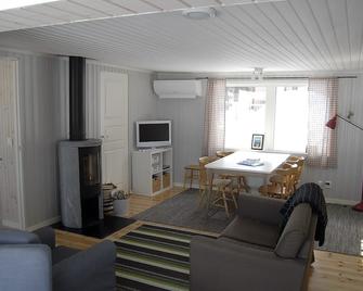 Lakeside House in Lapland - Puoltikasvaara - Sala de estar