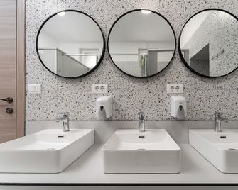 Hostel Antique - Pula - Bad