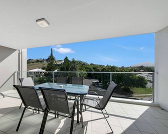 Echelon Apartments - Yeppoon - Balkon