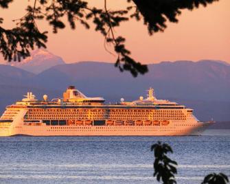 Historic Heritage Beach House With Awesome Views! - Campbell River - Beach