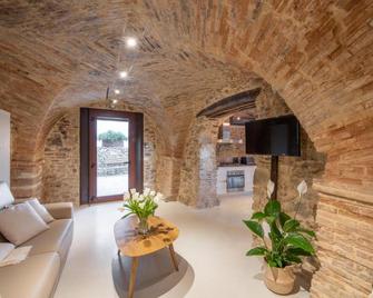 Borgo Baccile by Vini Fantini - Crecchio - Living room