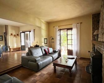 Mitgorn Beach: House with Garden at 200m from the Sea - Sant Francesc de Formentera - Salon