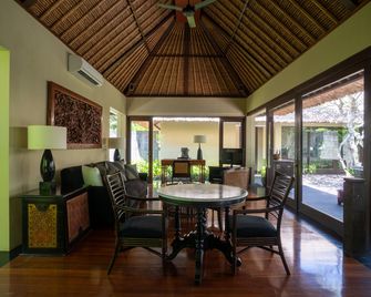 Kayumanis Nusa Dua Private Villa & Spa - South Kuta - Dining room