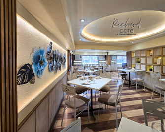 Crown Hotel - Нага - Ресторан