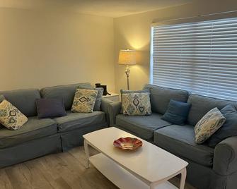A Place in Paradise Unit A - Anna Maria - Living room