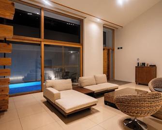 Villa de Fleur Secret Villas - Motobu - Living room
