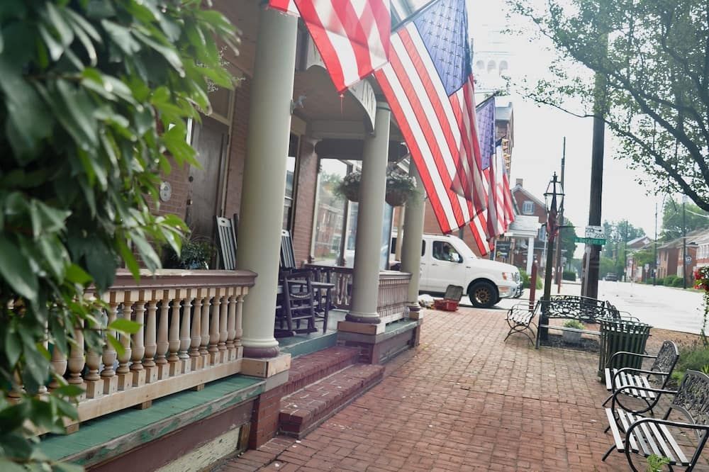 Strasburg Village Inn - Strasburg