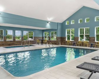 City Express By Marriott Gettysburg - Gettysburg - Piscina