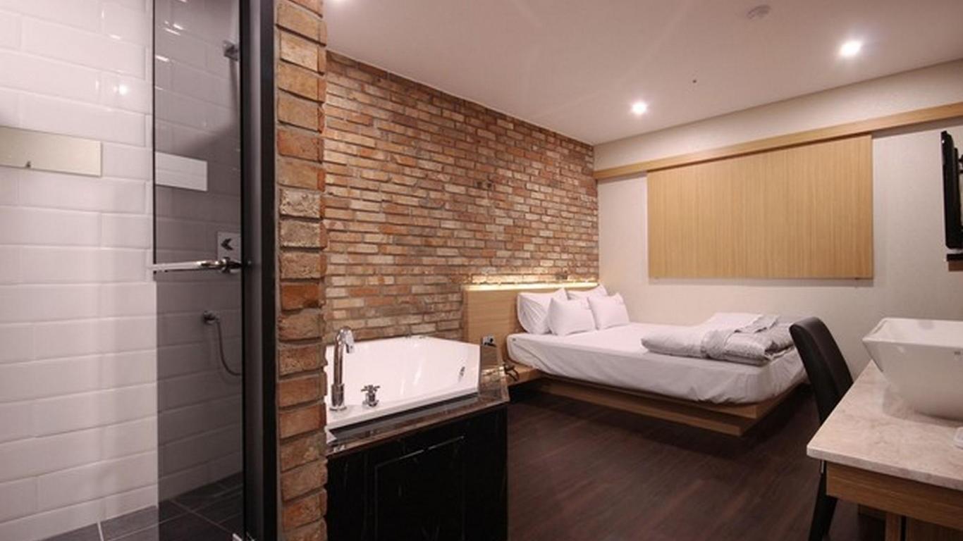 Nampo Comma Hotel